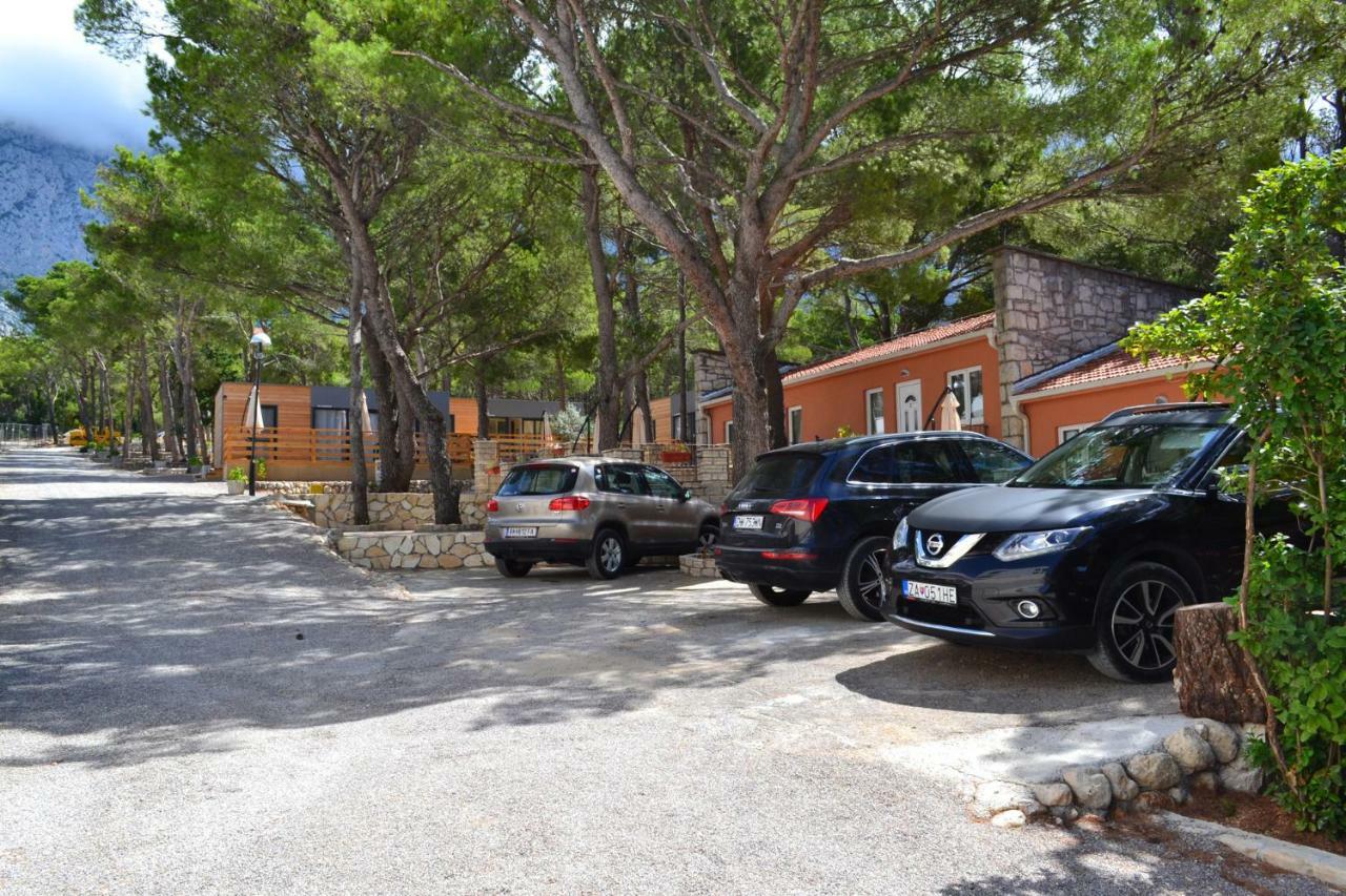 Apartments And Mobile Homes Makarska Esterno foto
