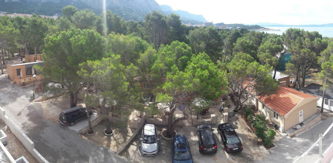 Apartments And Mobile Homes Makarska Esterno foto
