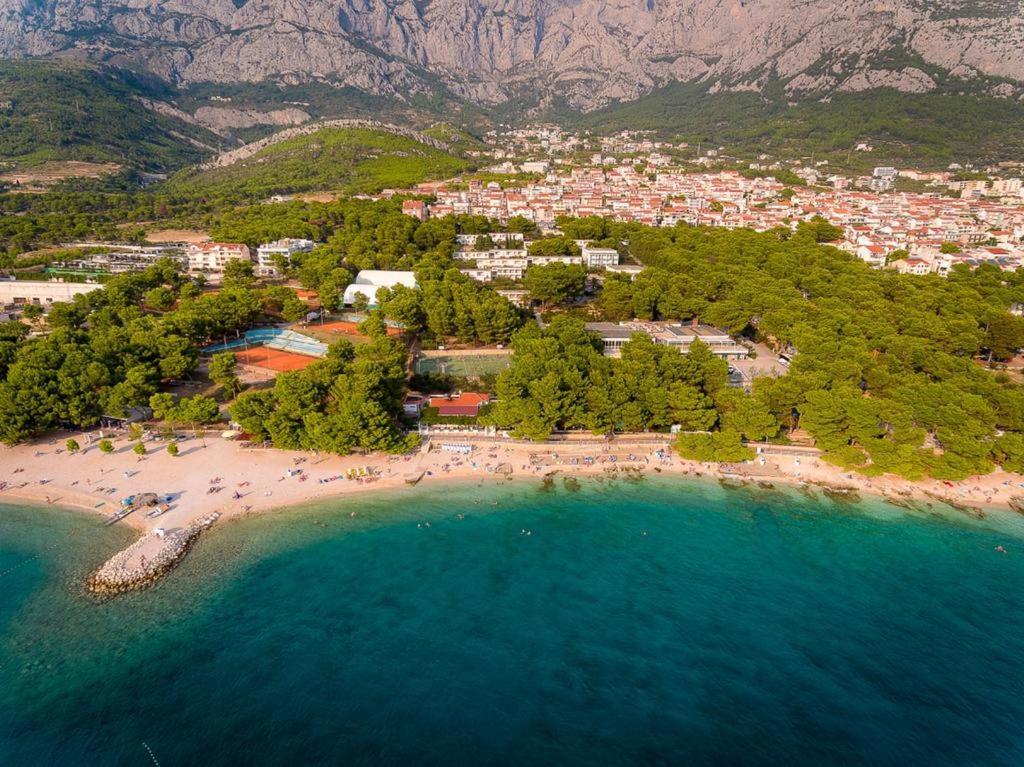 Apartments And Mobile Homes Makarska Esterno foto